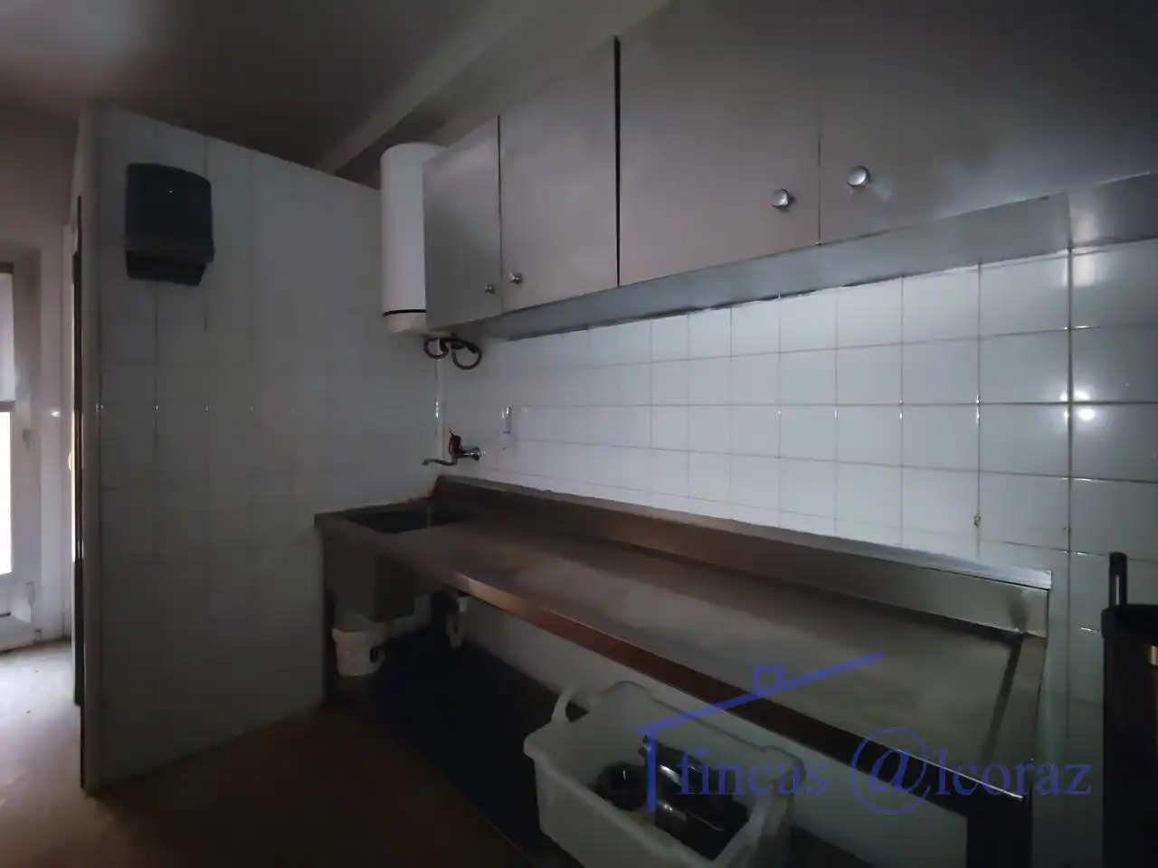Cocina de Local de alquiler en Huesca con Aire acondicionado