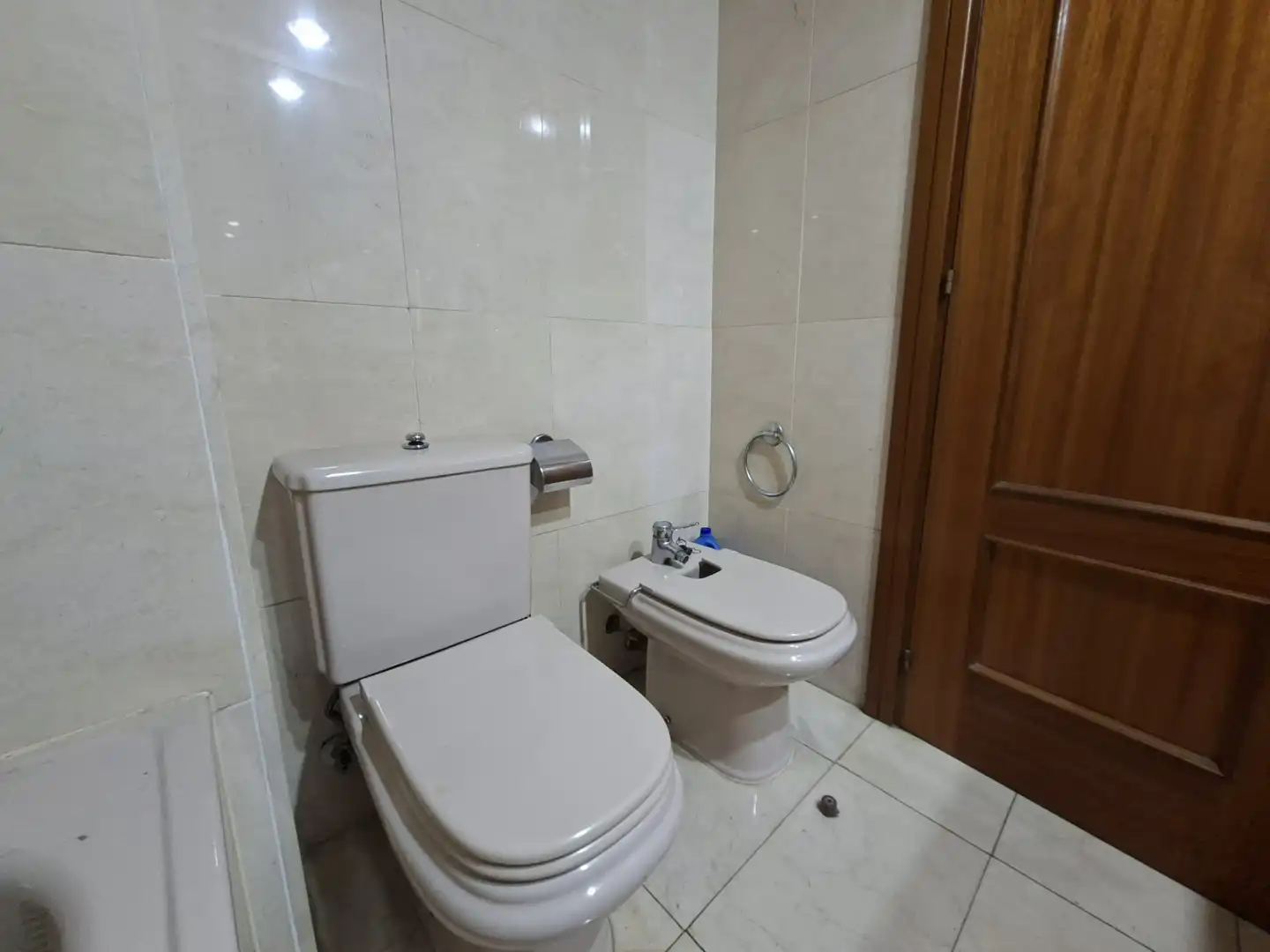 Bathroom of Flat for sale in Badalona  with Air Conditioner, Heating and Terrace