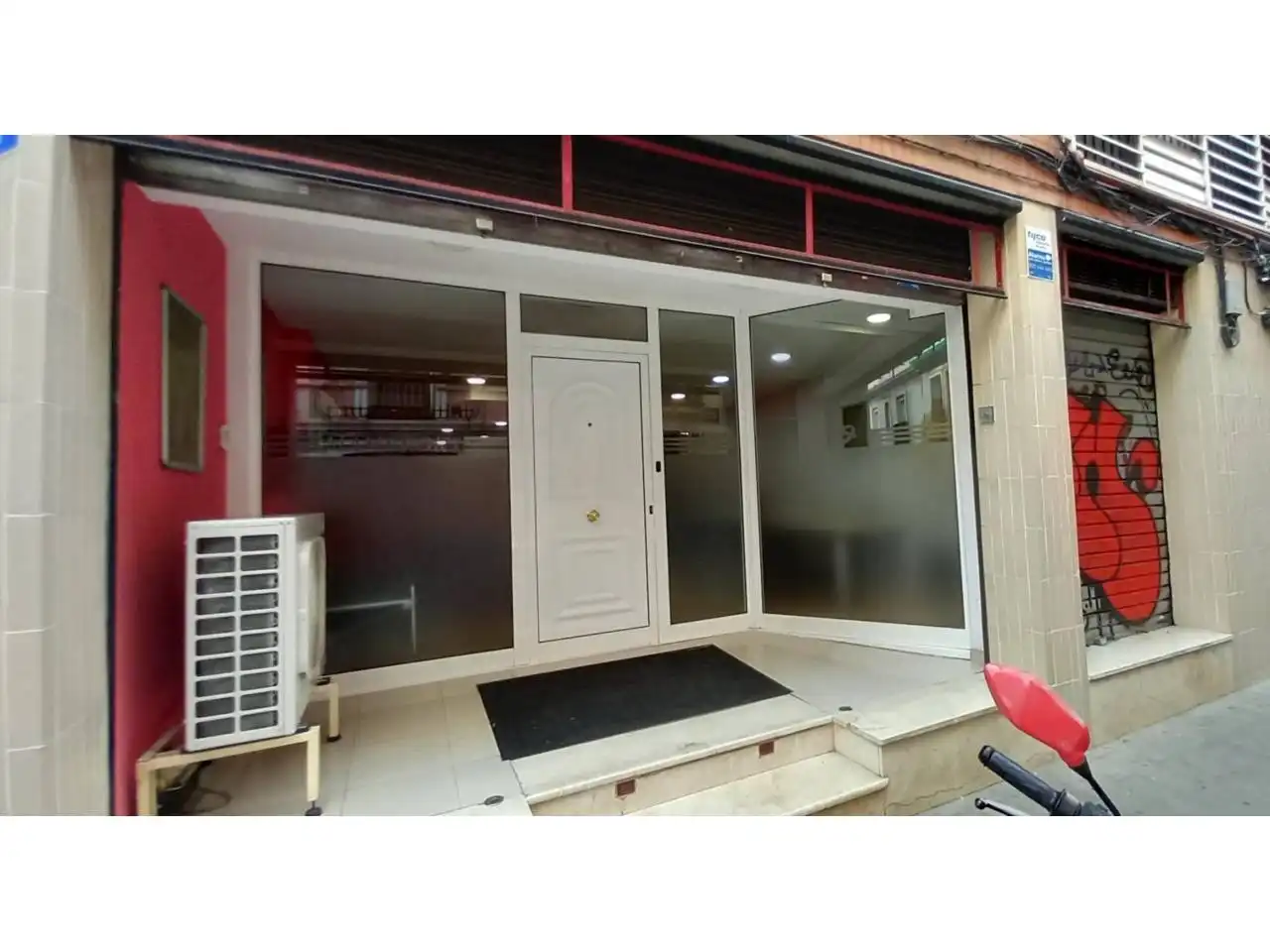 Office for sale in Barcelona  with Air Conditioner