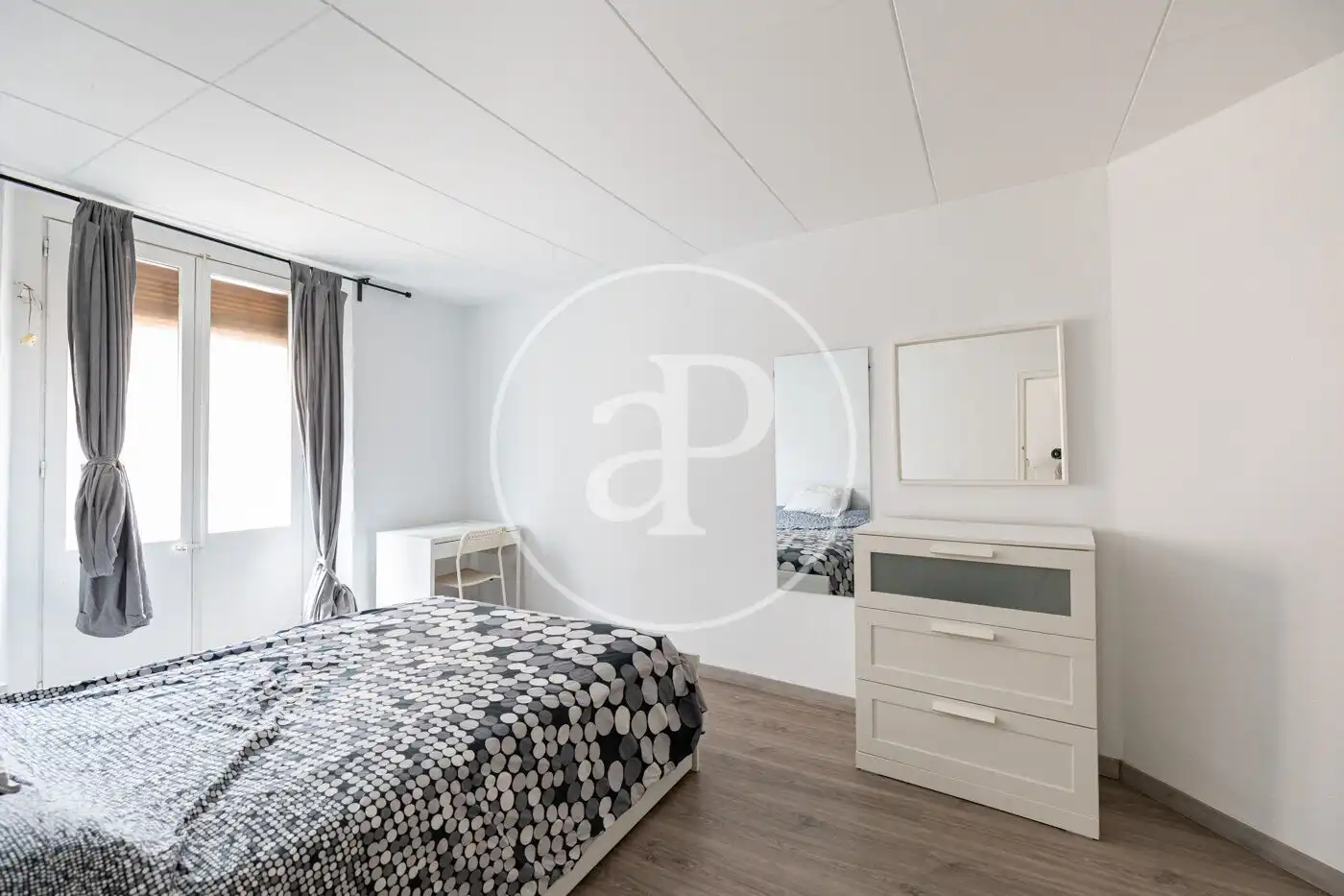 Bedroom of Flat for sale in Barcelona  with Heating, Furnished and Balcony