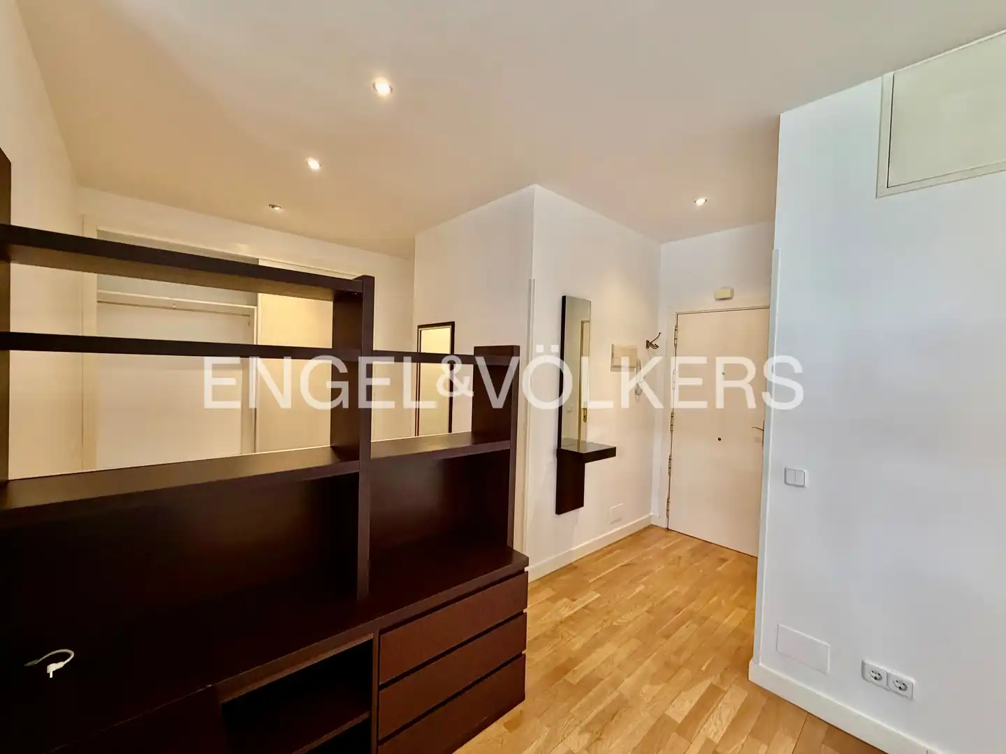 Bedroom of Flat for rent in Madrid  with Air Conditioner and Heating
