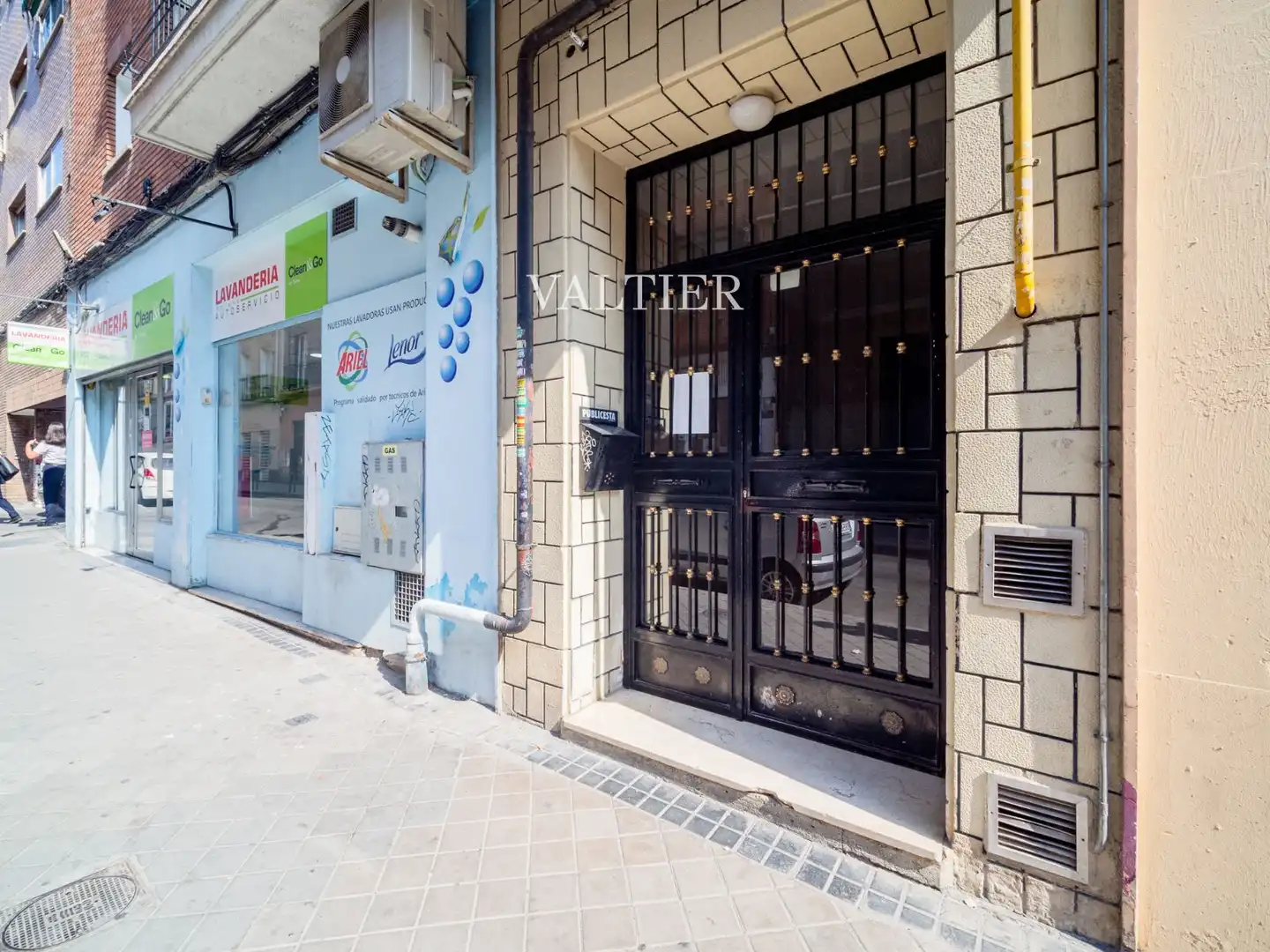 Exterior view of Flat for rent in Madrid  with Terrace and Furnished