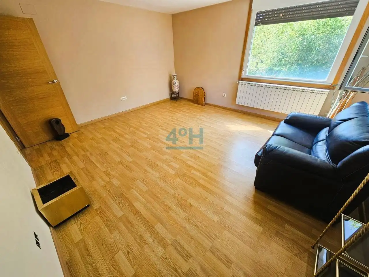 Sala d'estar de Casa o xalet en venda en Nogueira de Ramuín amb Calefacció, Jardí privat i Terrassa