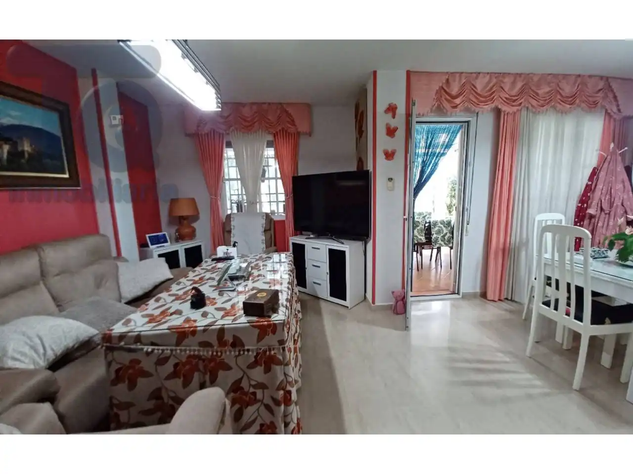 Sala d'estar de Casa o xalet en venda en Albolote amb Aire condicionat, Calefacció i Jardí privat
