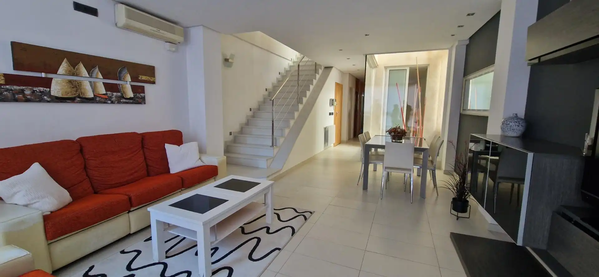 Casa amb terrassa en venda a Calle 25 D,ABRIL