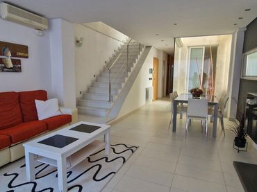 Maison avec balcon à vendre à Calle 25 D,ABRIL