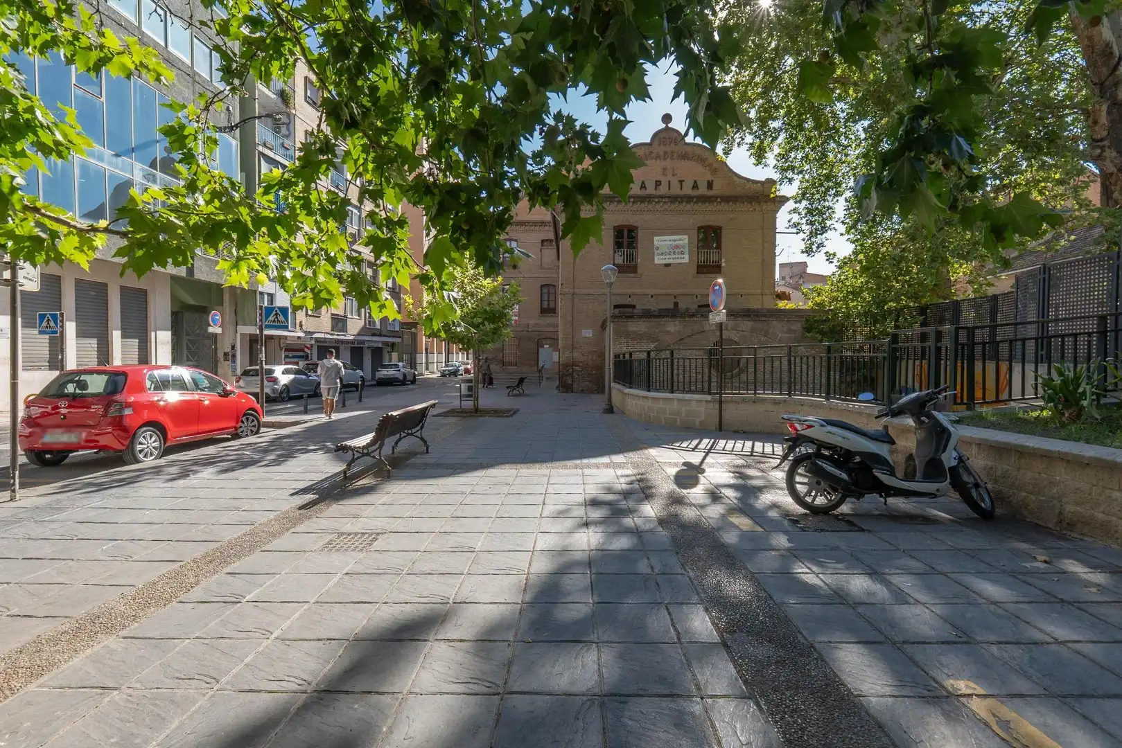 Außenansicht von Wohnung zur Miete in Granada mit Klimaanlage, Heizung und Möbliert