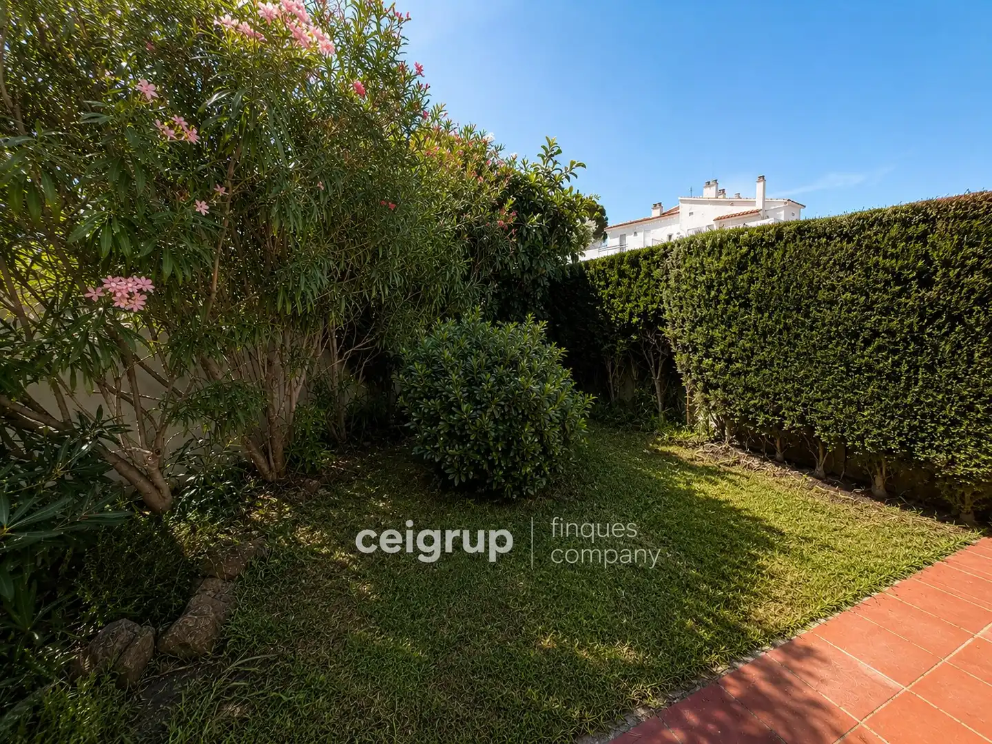 Jardín de Planta baja en venta en Llançà con Terraza, Trastero y Piscina