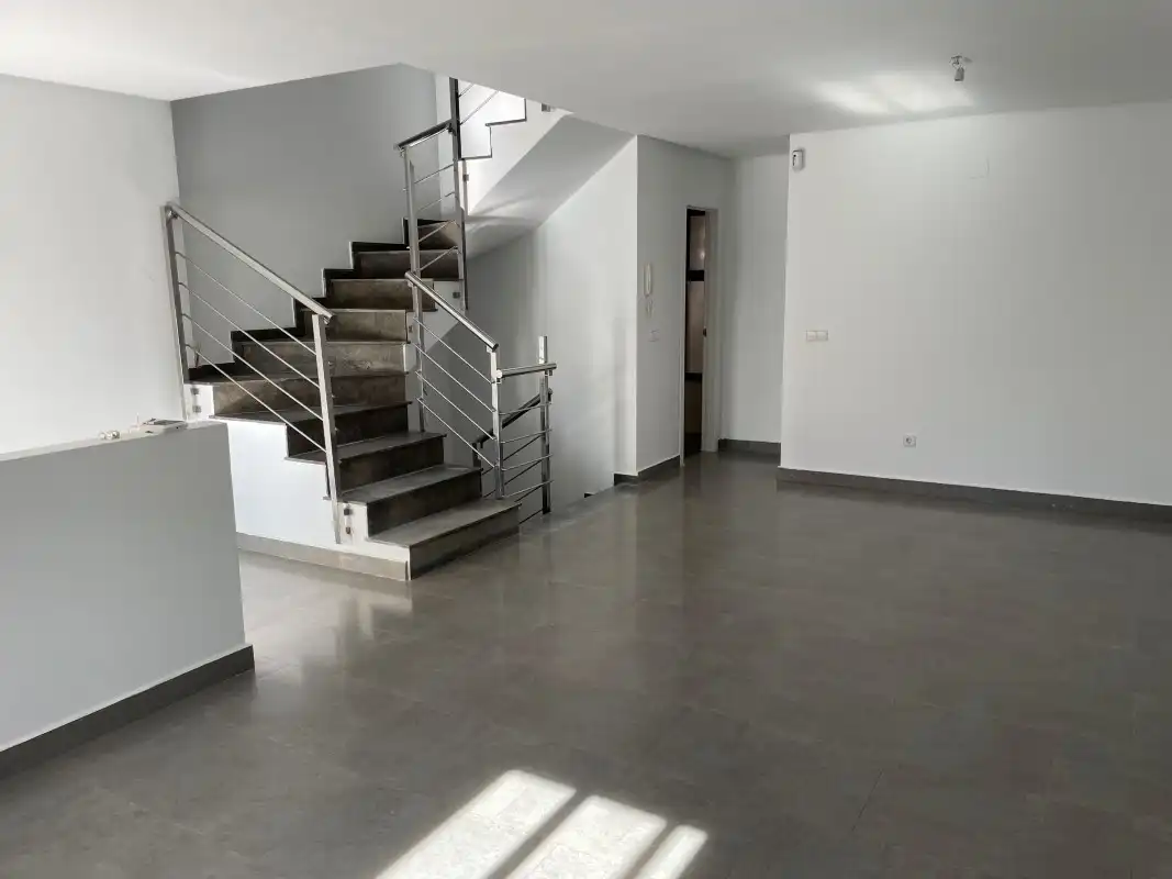 Adosado con piscina en venta en Carrer Elionor Ripoll, imagen 13