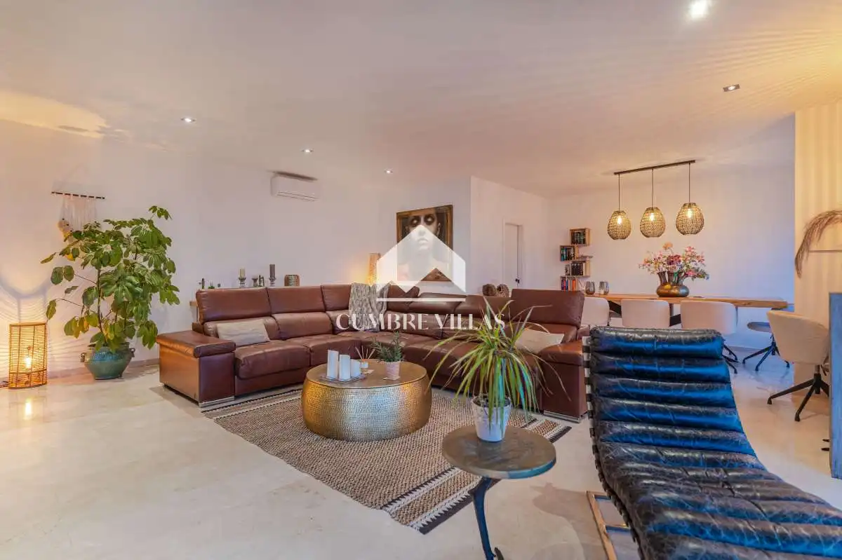 Sala d'estar de Casa o xalet en venda en Almuñécar amb Terrassa, Traster i Moblat