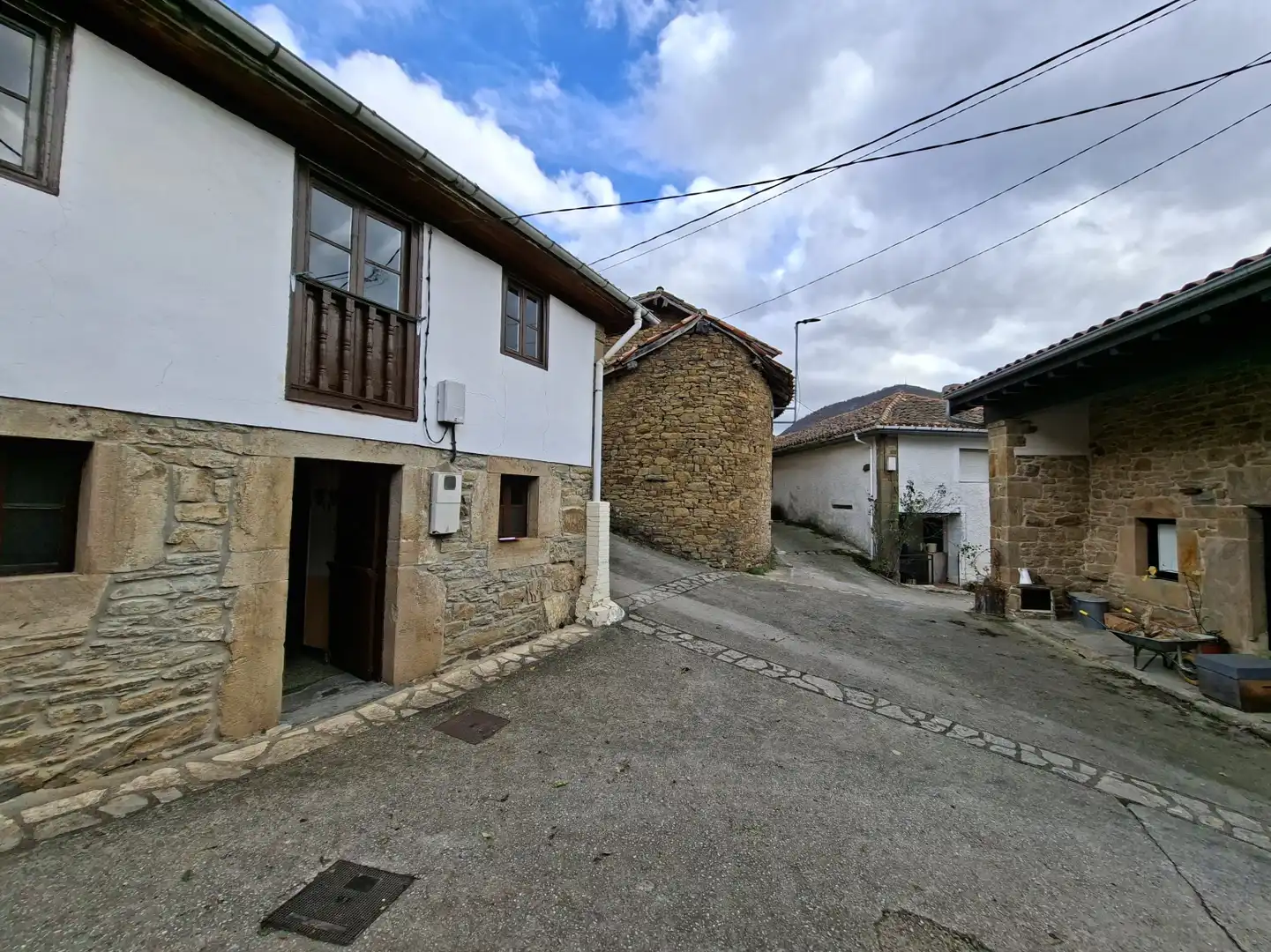 Vista exterior de Casa o chalet en venta en Caso con Calefacción