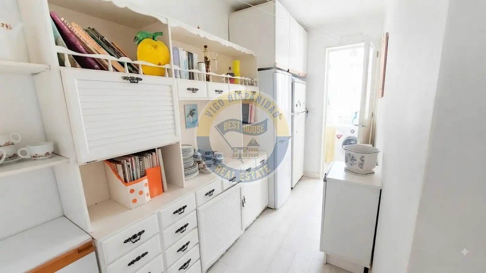 Kitchen of Flat for sale in Vigo   with Heating, Terrace and Storage room