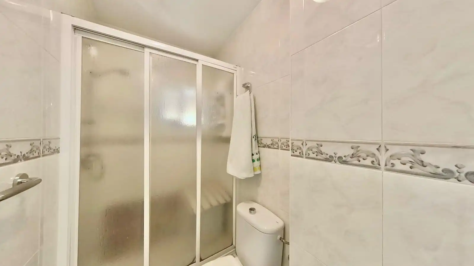 Baño de Apartamento en venta en Madrid con Calefacción y Trastero