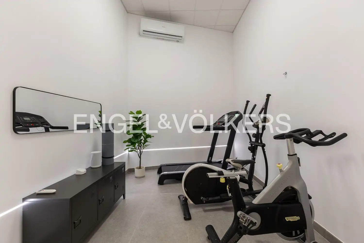 Houses for sale in Real  with Air Conditioner, Heating and Terrace