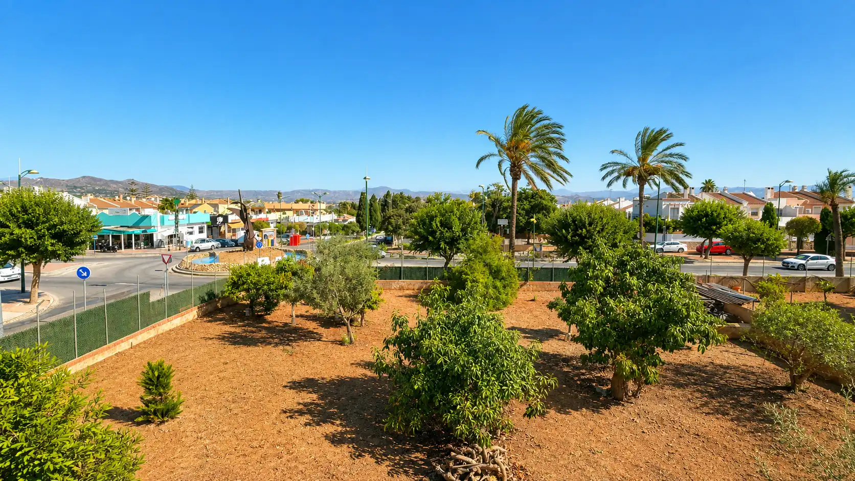 Vista exterior de Casa o xalet en venda en Alhaurín de la Torre amb Aire condicionat, Calefacció i Jardí privat