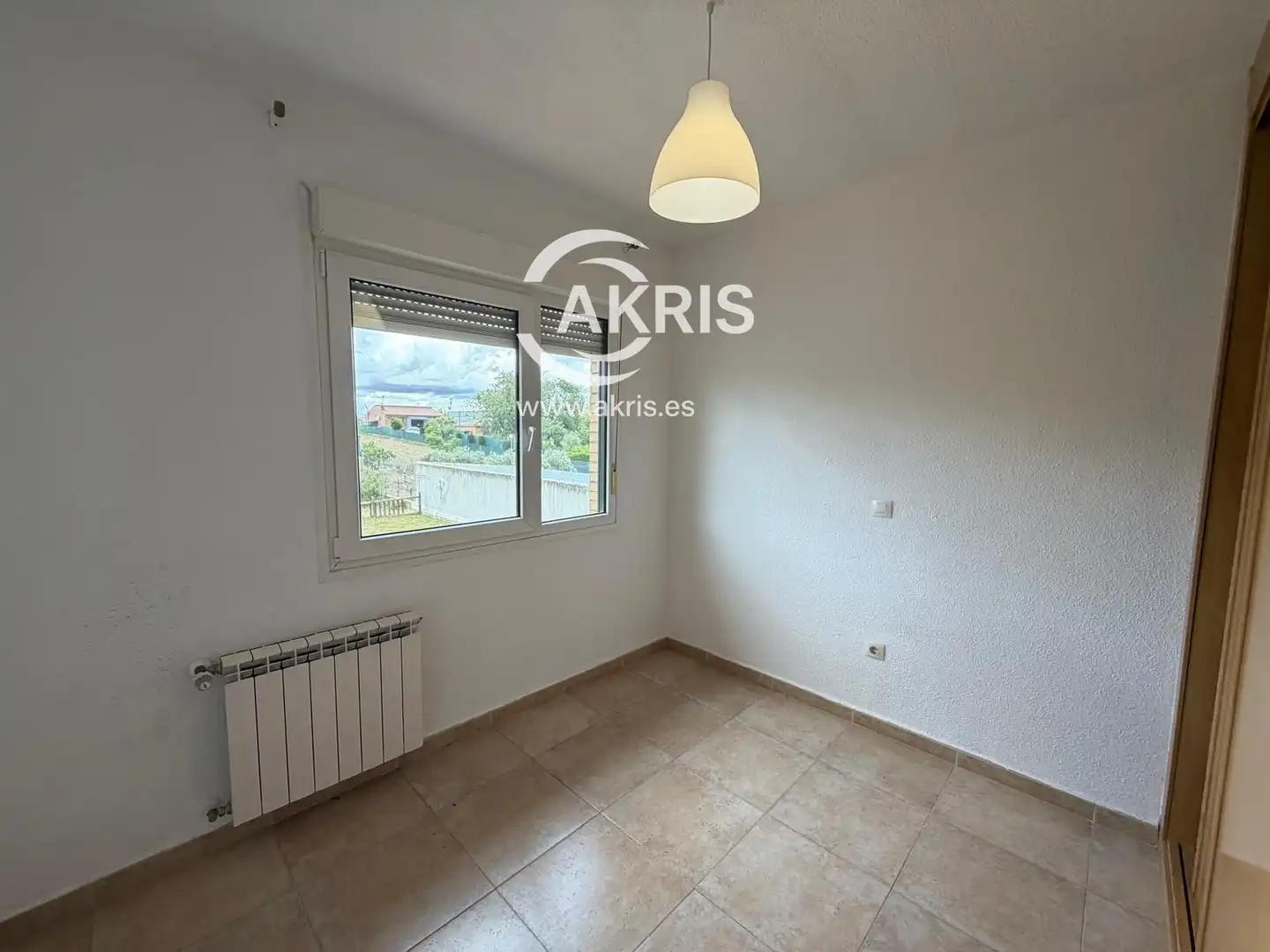 Schlafzimmer von Einfamilien-Reihenhaus zum Verkauf in Casarrubios del Monte mit Klimaanlage, Heizung und Terrasse