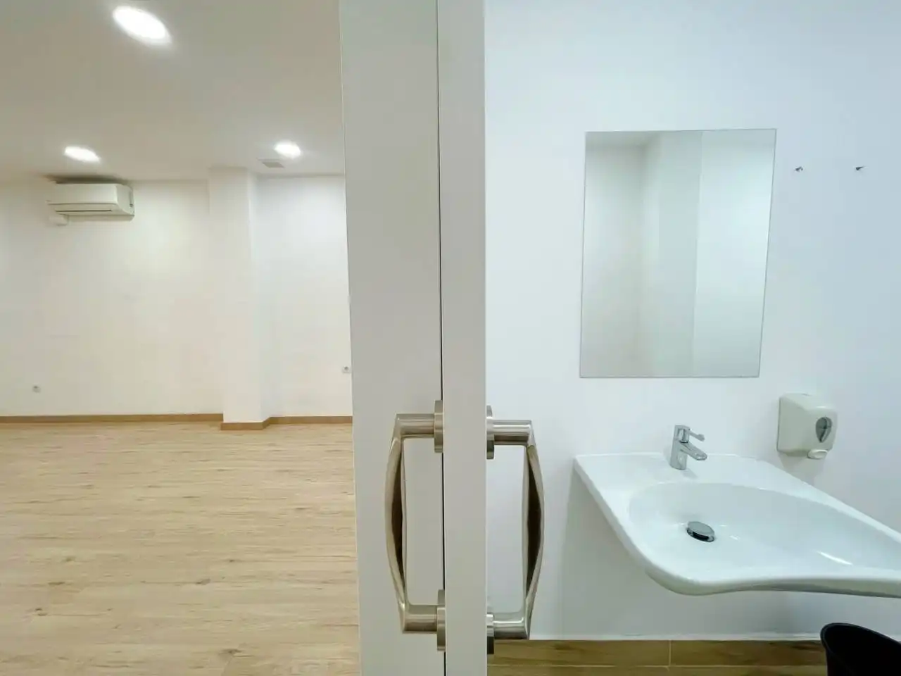 Gewerbefläche zur Miete in Avenida Catalunya, imagen 9