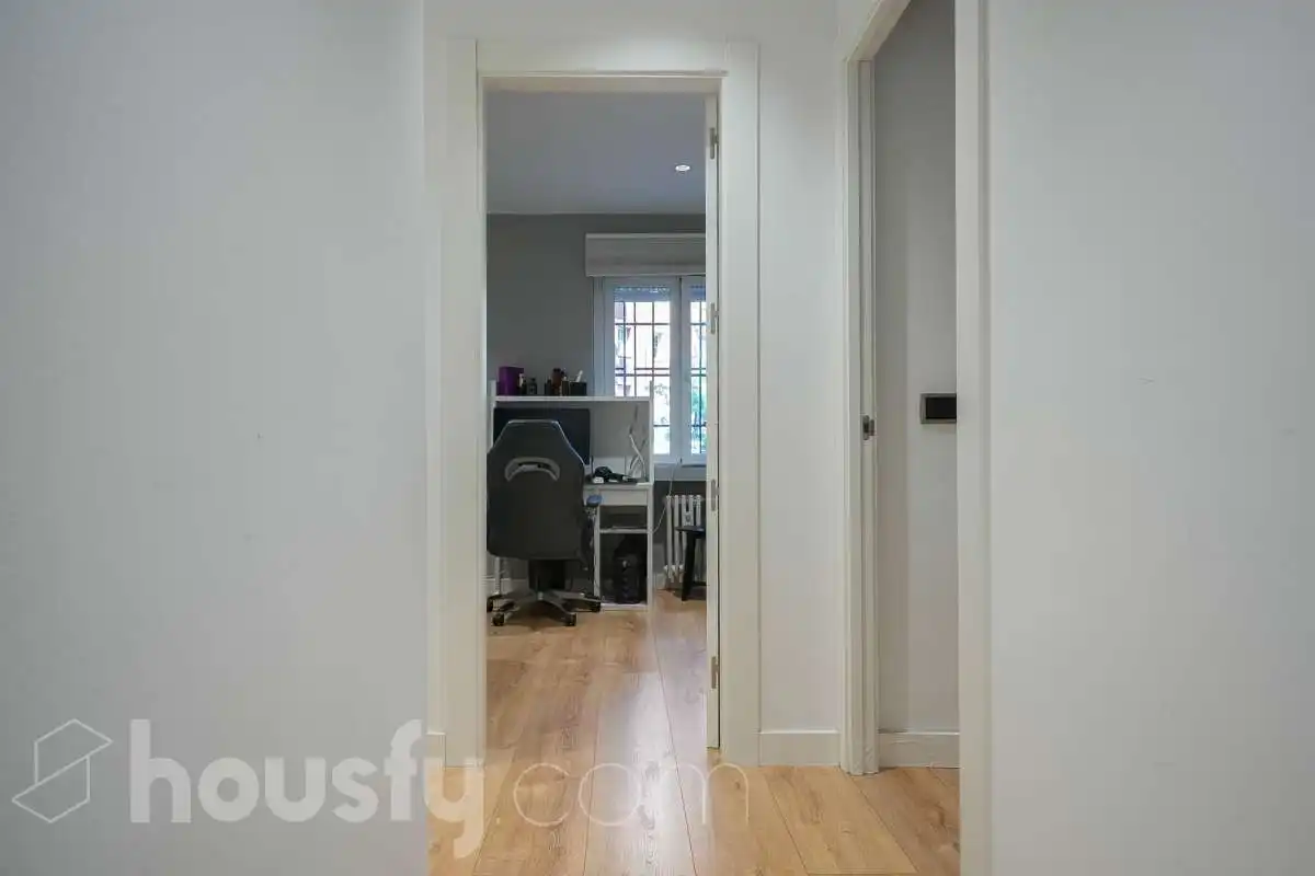 Duplexes for sale in Madrid  with Air Conditioner, Heating and Storage room