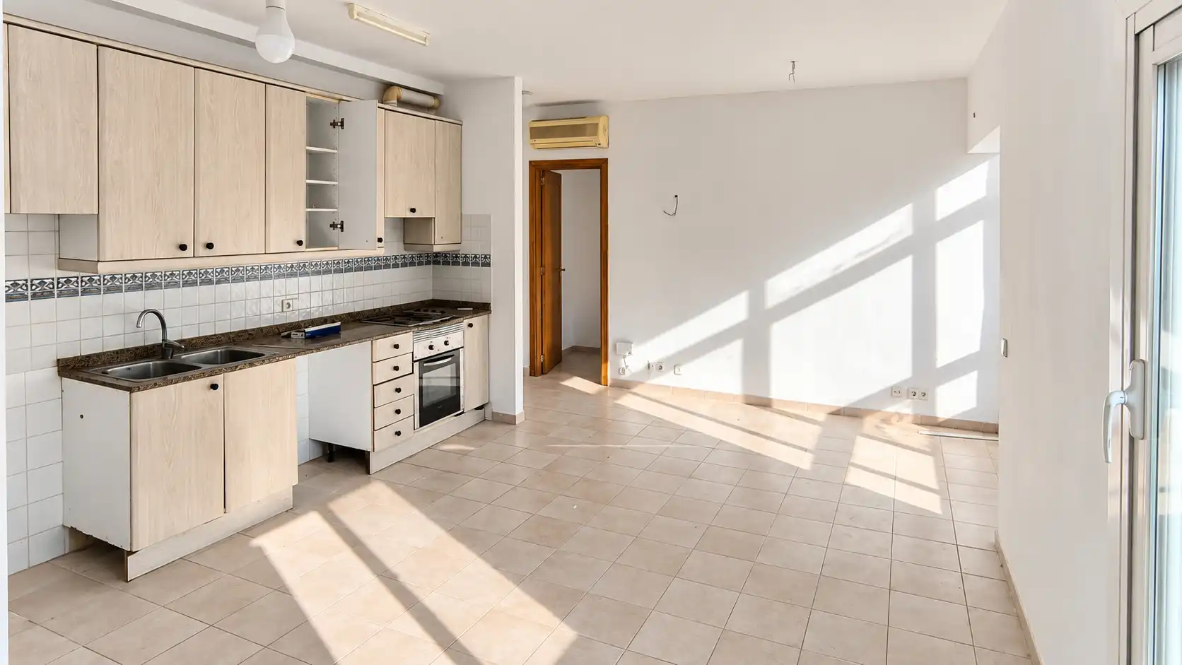 Appartamento con terrazza in vendita a Carrer de Mestral, imagen 3
