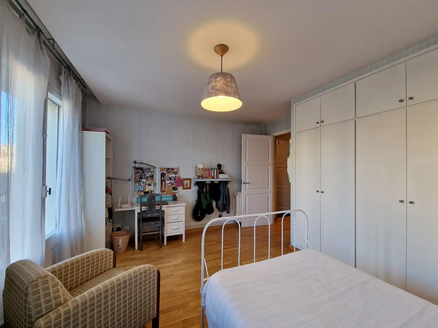 Bedroom of Flat for sale in Girona  with Air Conditioner, Heating and Terrace