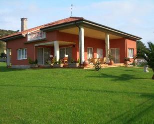 Jardí de Casa o xalet en venda en Llanes amb Jardí privat, Terrassa i Moblat