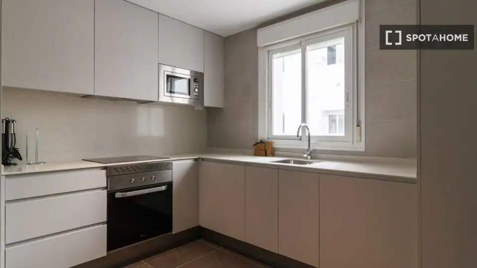 Piso con terraza en alquiler en Chamartín, imagen 2