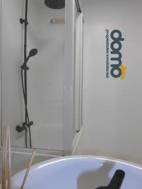 Bany de Apartament de lloguer en Granada amb Aire condicionat, Forn i Rentadora