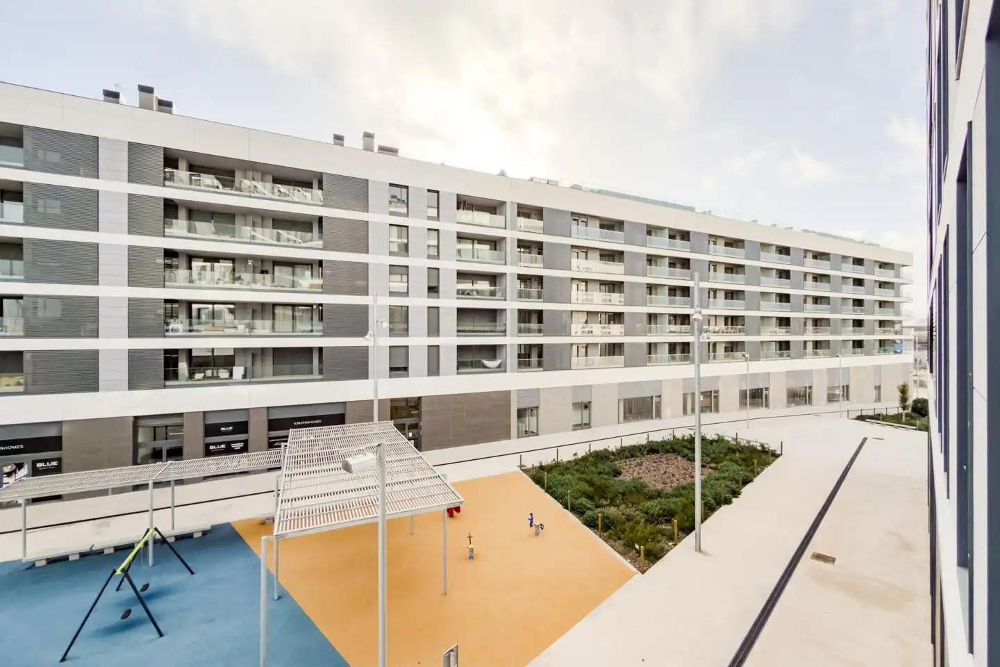 Exterior view of Flat for rent in Badalona  with Air Conditioner, Heating and Terrace