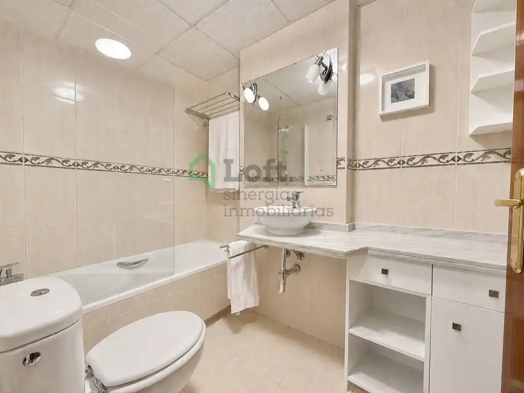 Badezimmer von Wohnungen zum Verkauf in Badajoz
