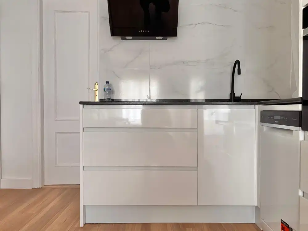 Cuina de Apartament en venda en Torrevieja amb Aire condicionat, Parquet i Moblat
