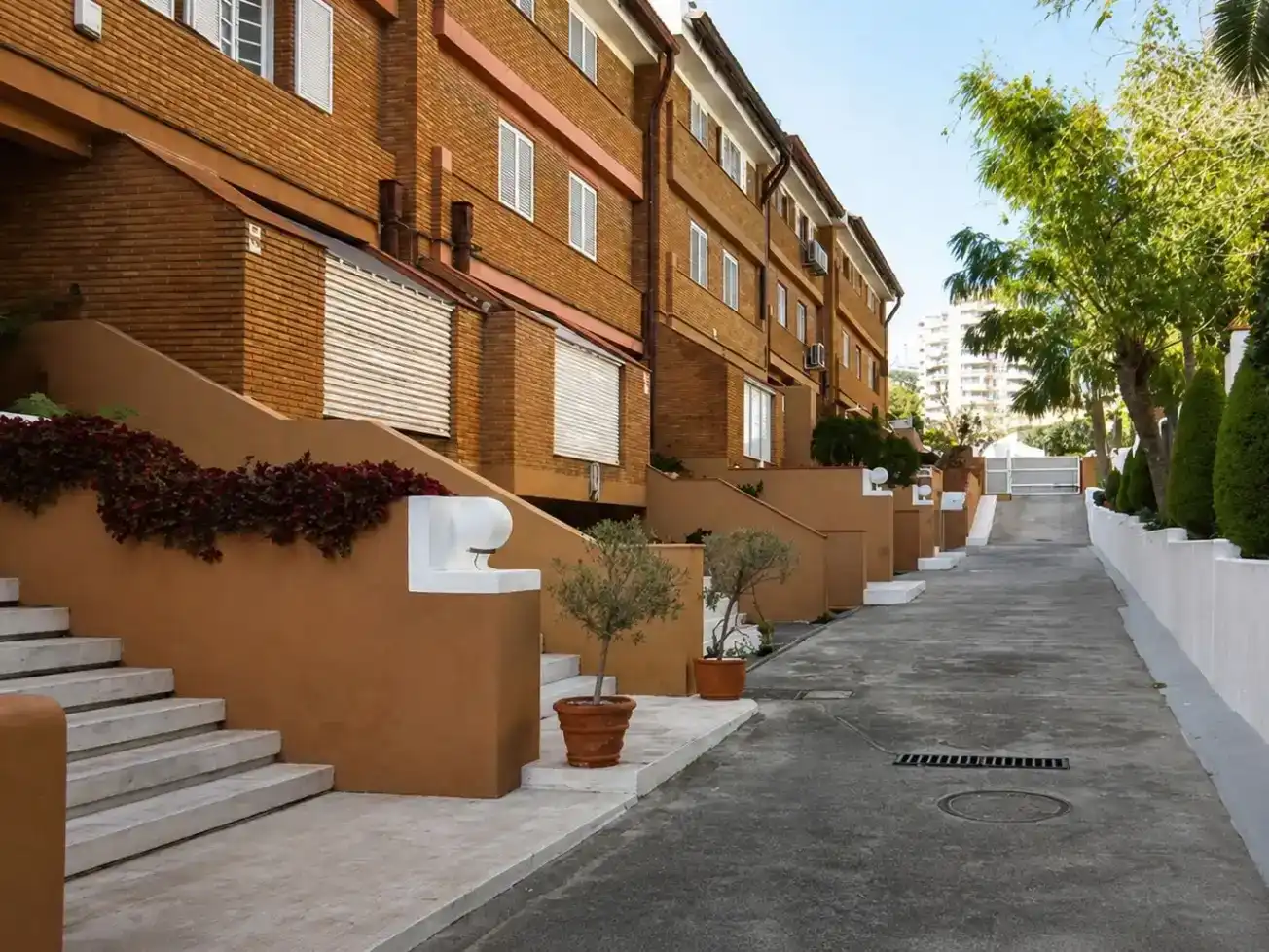 Vista exterior de Casa adosada en venda en Málaga Capital amb Aire condicionat i Balcó
