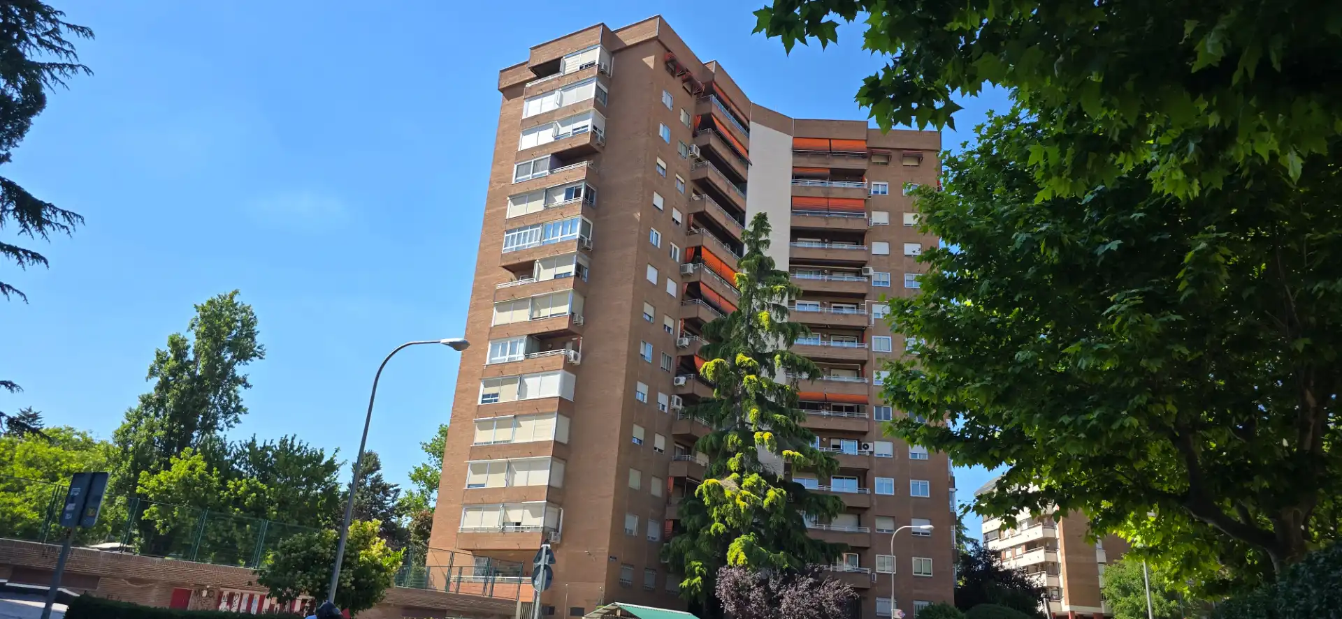 Exterior view of Flat for sale in Madrid  with Heating, Private garden and Terrace