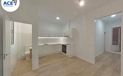 Kitchen of Flat for sale in  Barcelona Capital  with Parquet flooring and Oven