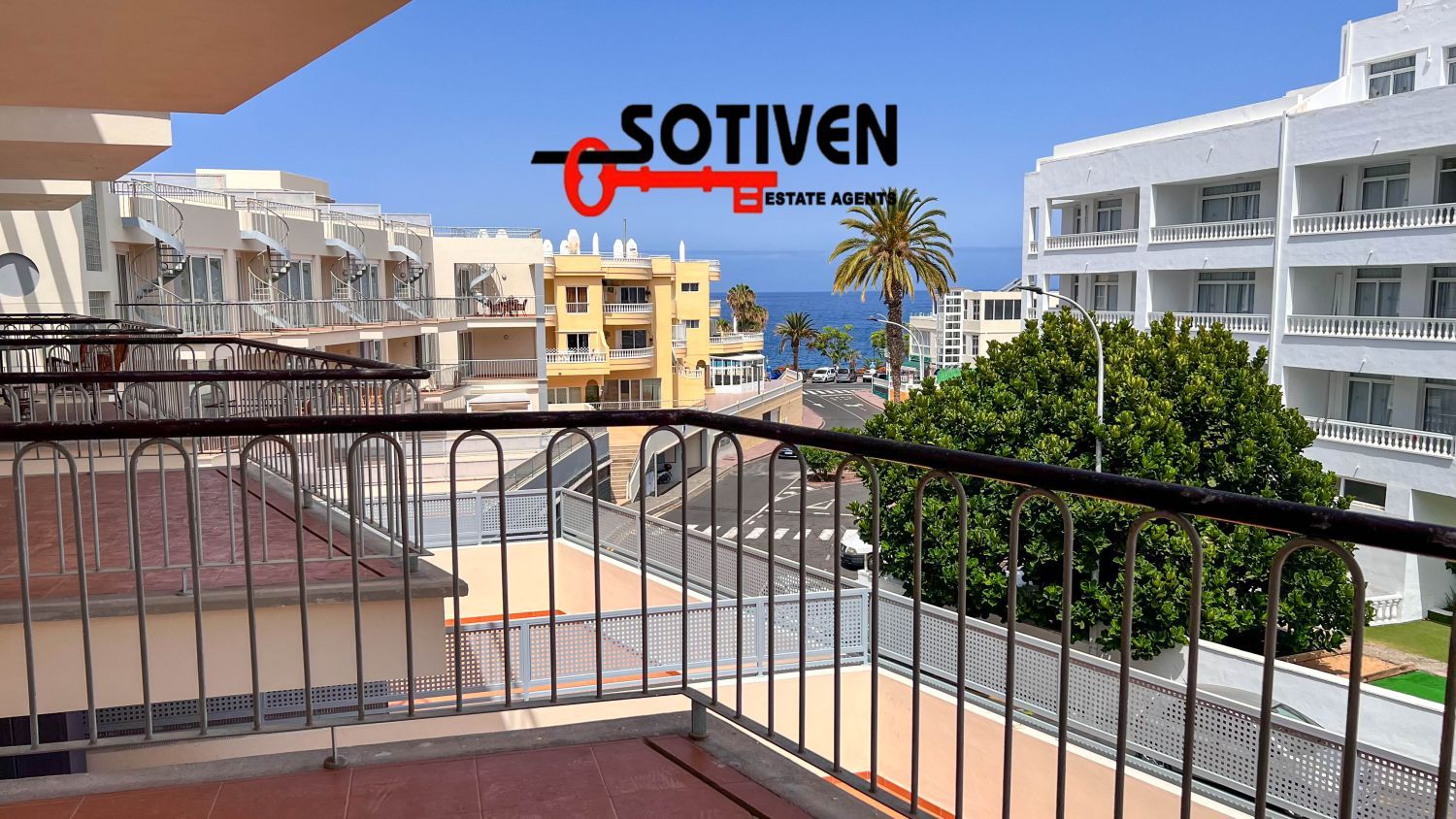 Vista exterior de Apartament en venda en Santiago del Teide amb Terrassa, Balcó i Piscina comunitària