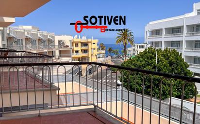 Vista exterior de Apartament en venda en Santiago del Teide amb Terrassa, Balcó i Piscina comunitària
