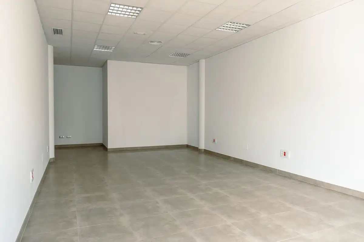 Office for rent in Estepona  with Air Conditioner