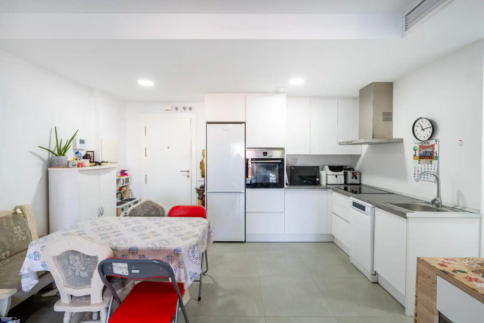 Cuina de Pis en venda en Almería amb Aire condicionat, Jardí privat i Terrassa