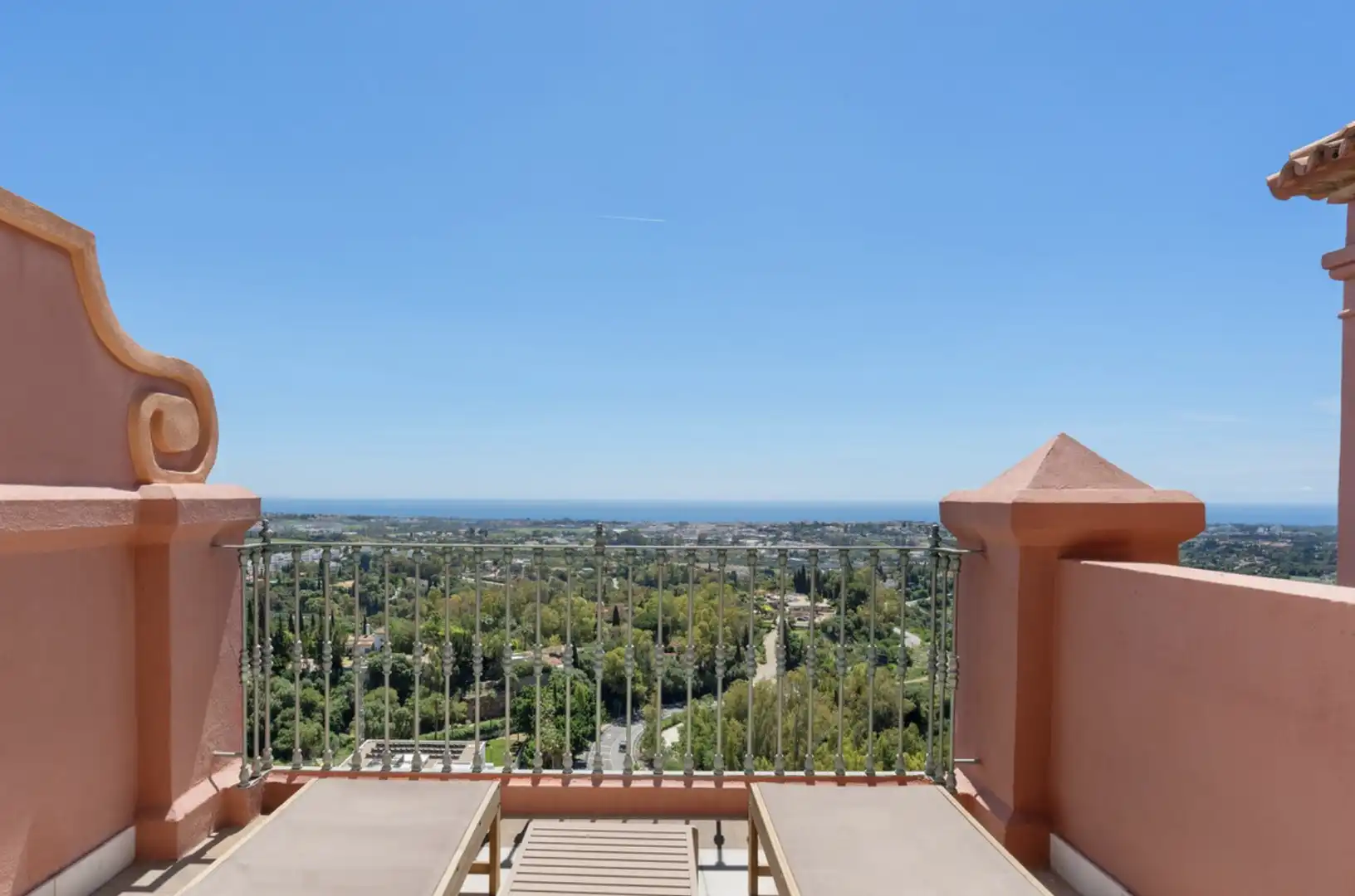 Vista exterior de Ático en venta en Benahavís con Aire acondicionado, Calefacción y Terraza