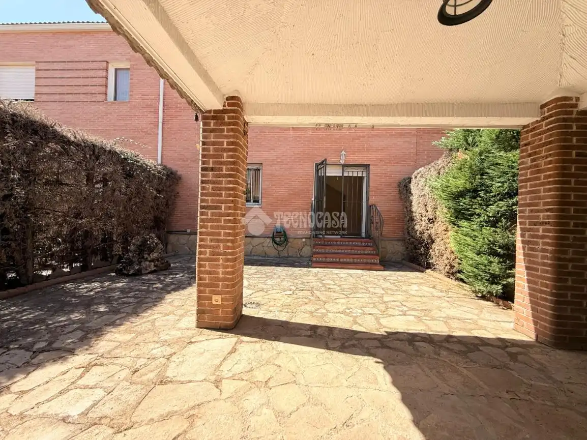 Semi-detached house for sale in Alovera, imagen 5