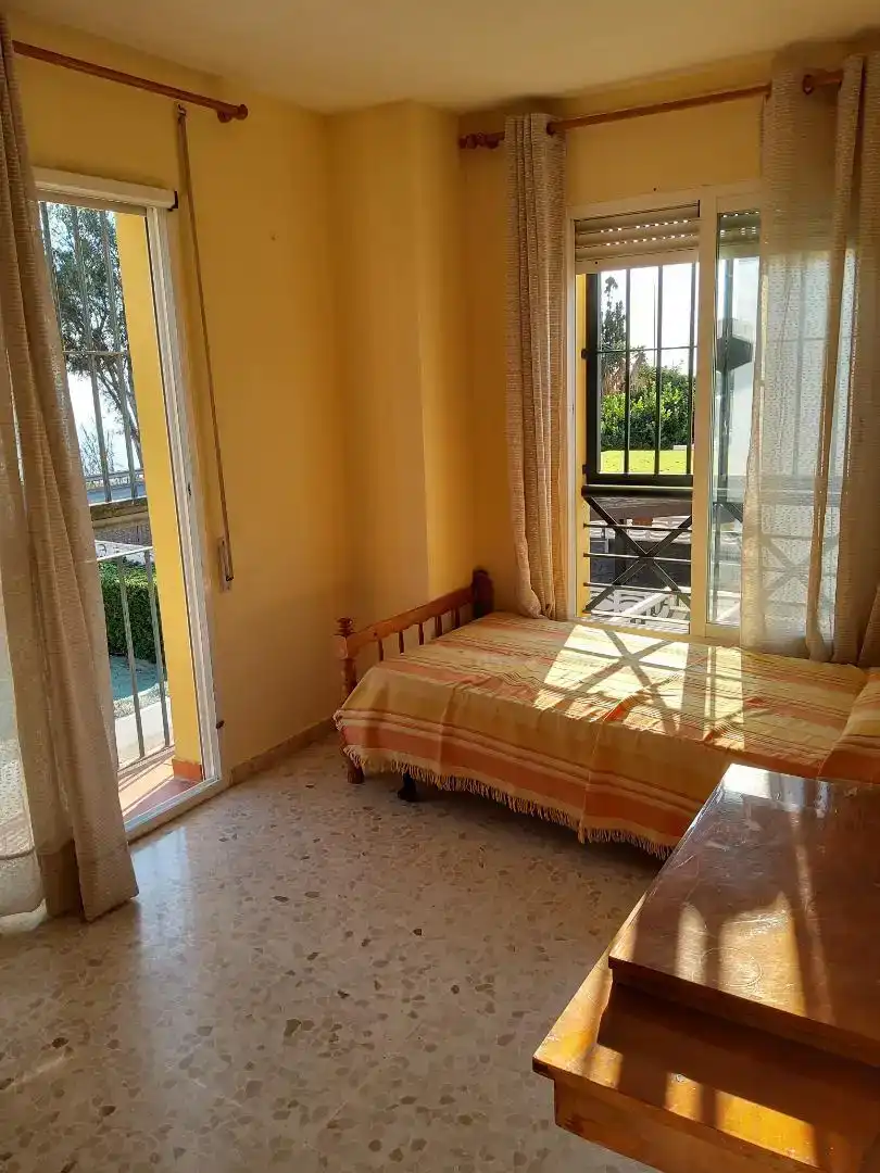 Dormitori de Casa adosada en venda en Vélez-Málaga amb Aire condicionat i Balcó