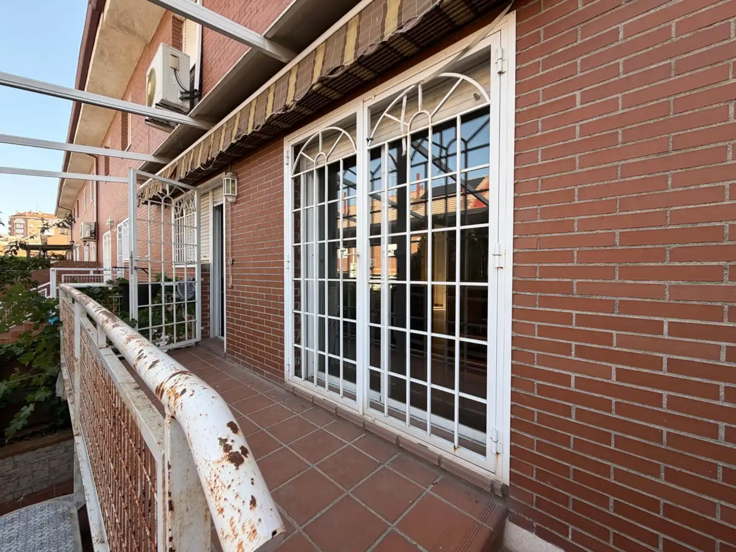 Terrassa de Casa adosada de lloguer en Alcorcón amb Calefacció, Jardí privat i Moblat