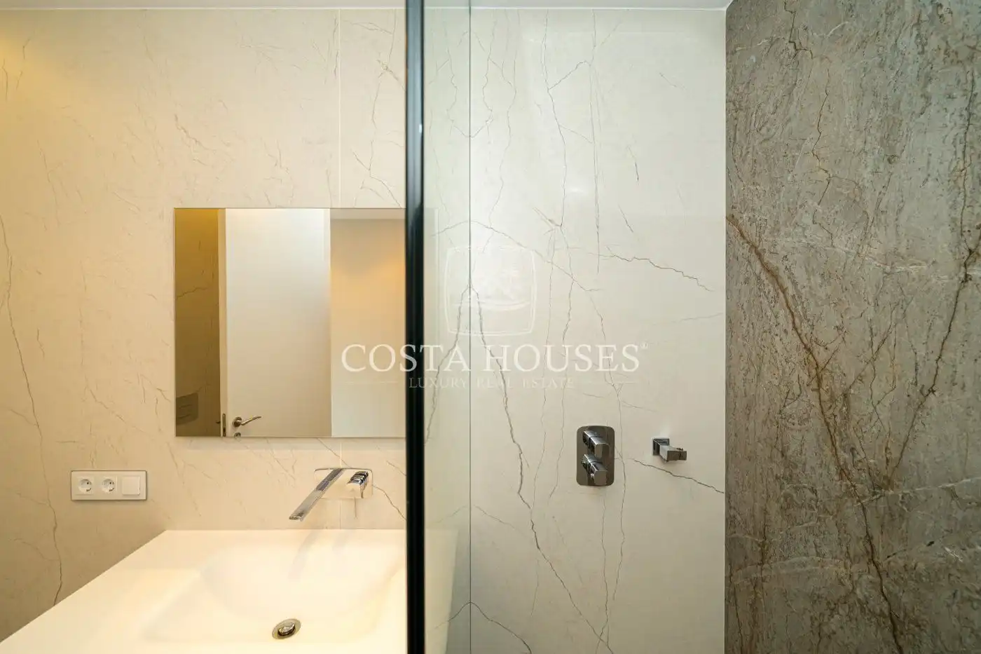 Baño de Planta baja en venta en Benidorm con Aire acondicionado, Jardín privado y Terraza