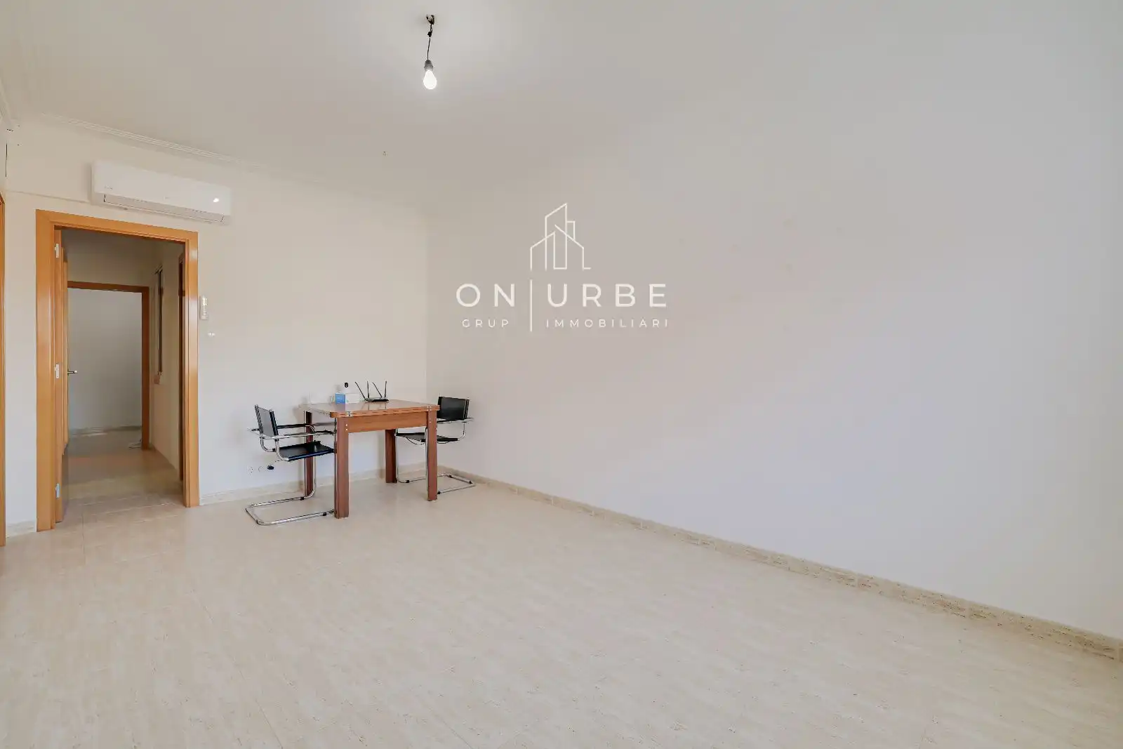 Flat for sale in Barcelona  with Air Conditioner