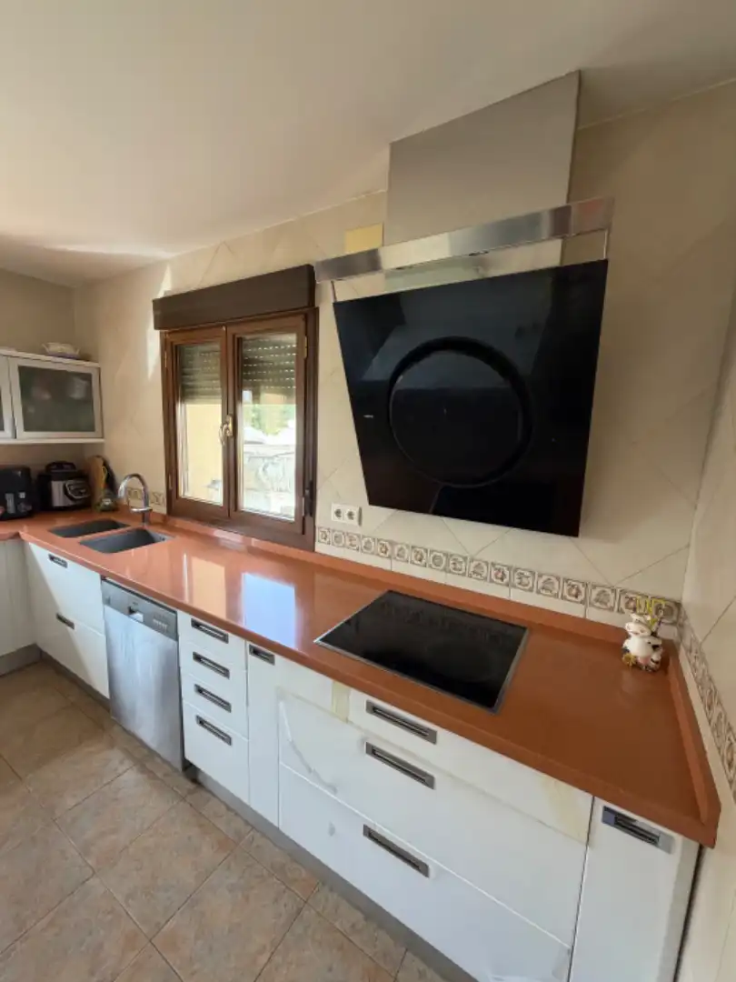 Cocina de Casa adosada en venta en Valverde del Majano con Calefacción, Jardín privado y Horno