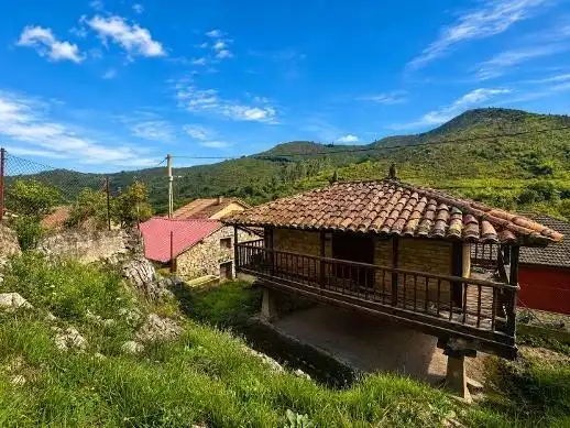 Vista exterior de Casa o xalet en venda en Ribera de Arriba amb Jardí privat