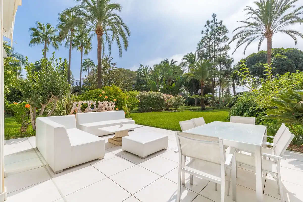 Home with pool for sale in Nueva Andalucía, imagen 2