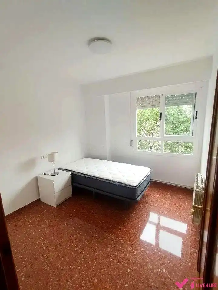 Bedroom of Flat for rent in Valencia  with Air Conditioner, Heating and Furnished