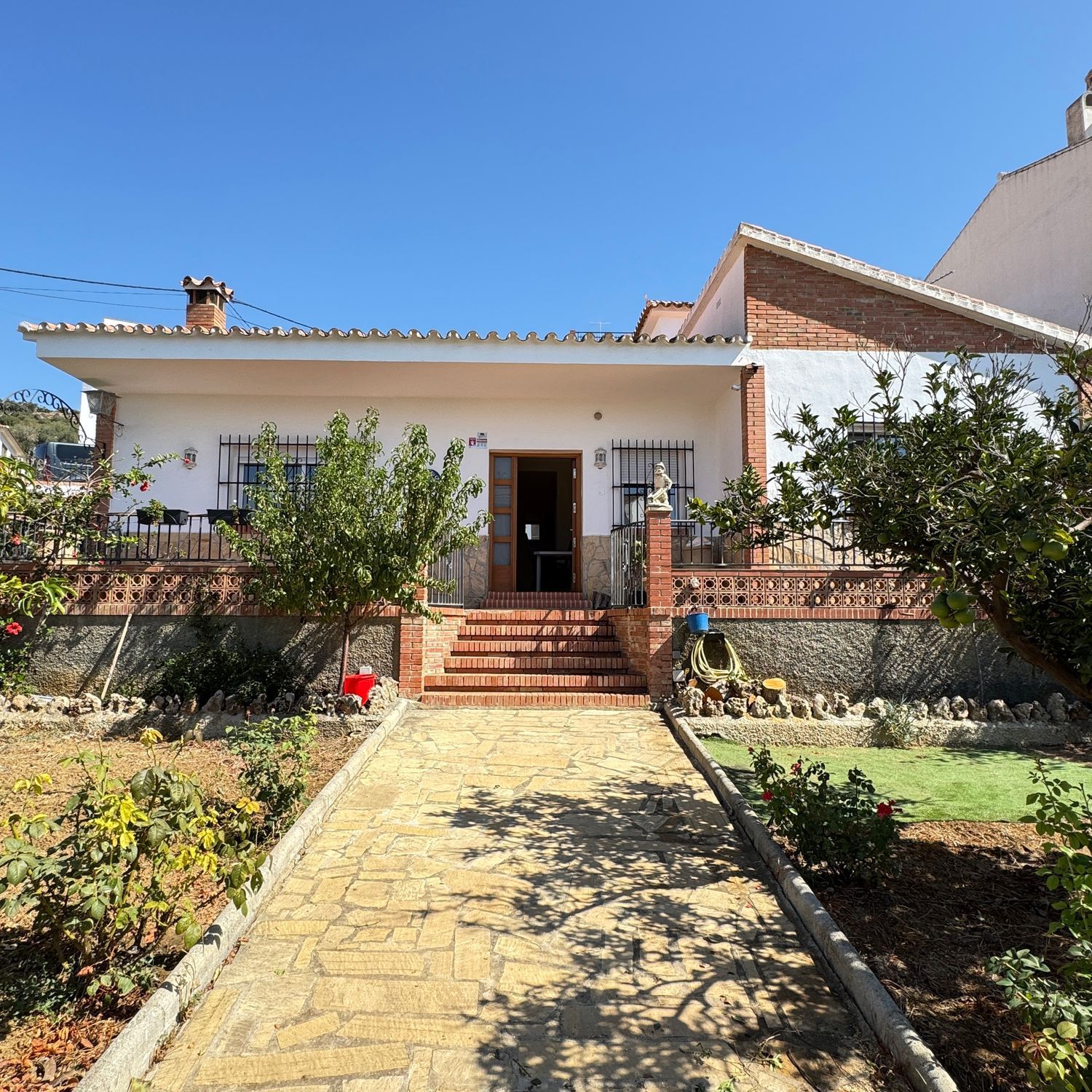 Exterior view of House or chalet to rent in Periana  with Private garden, Terrace and Storage room