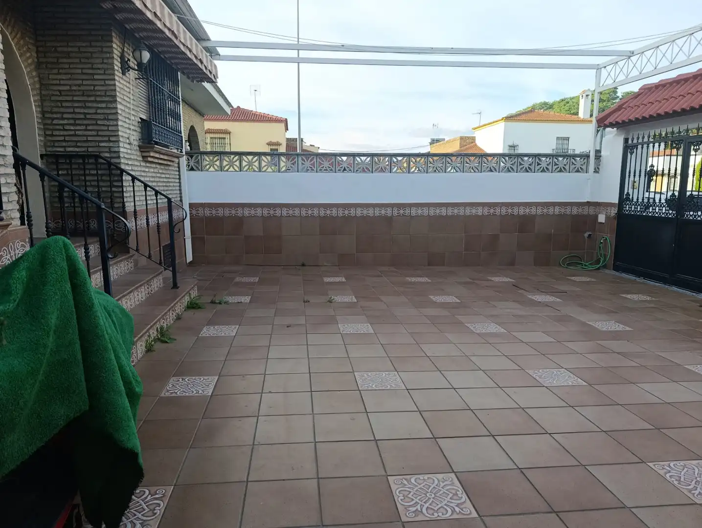 Terrassa de Casa adosada en venda en Dos Hermanas amb Aire condicionat, Jardí privat i Terrassa