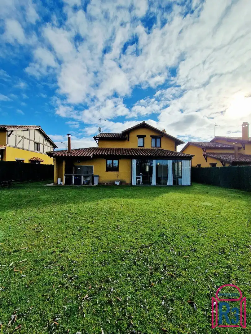 Jardín de Casa o chalet en venta en Villaquilambre con Calefacción
